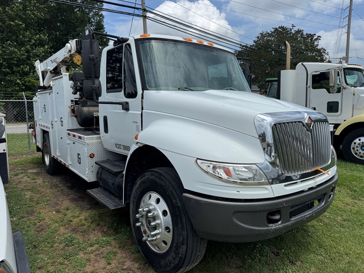2005-international-durastar-4400-image-2