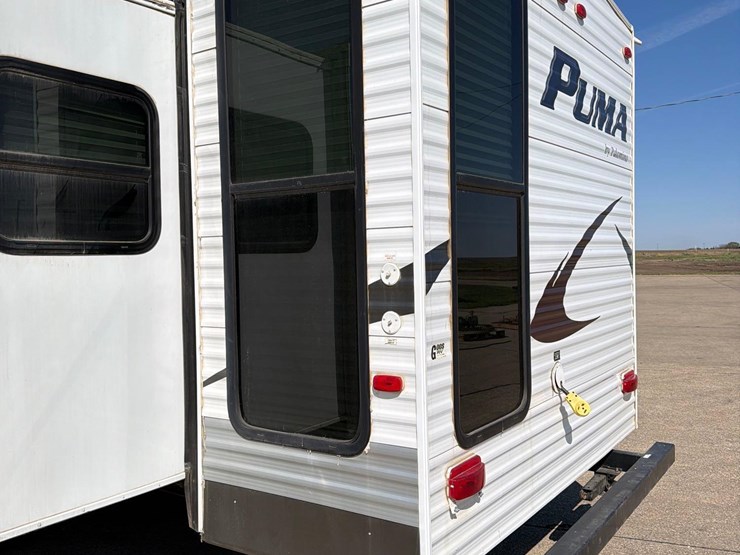 2011-puma-31ft-bumper-hitch-camper-image-8