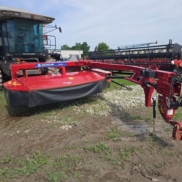 2012 NEW HOLLAND 210