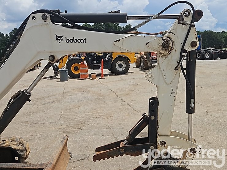 bobcat-325-image-24