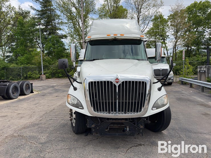 2015-international-prostar-image-2