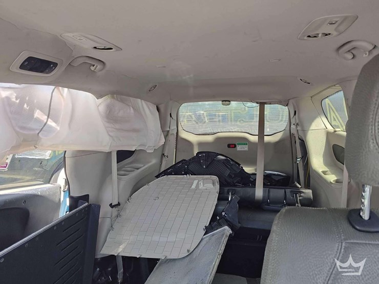 2022-chrysler-voyager-image-13
