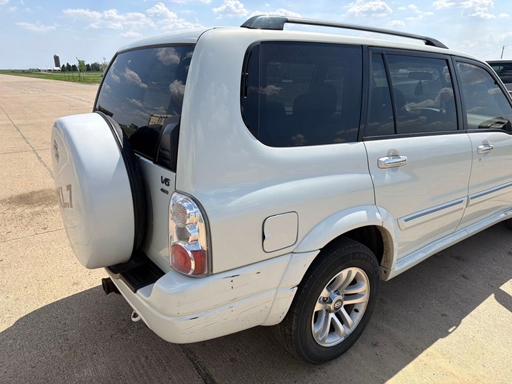 2004-suzuki-xl7-image-17