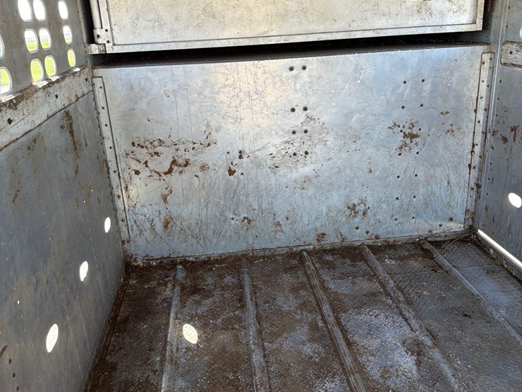 1992-wilson-livestock-trailer-image-35