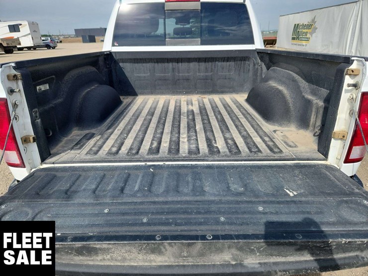 2020-ram-1500-classic-image-8