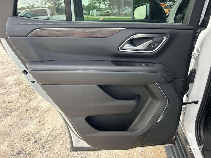 2022-chevrolet-tahoe-image-21