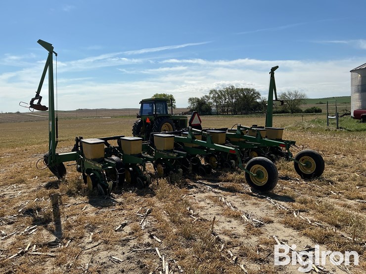 john-deere-7300-image-7