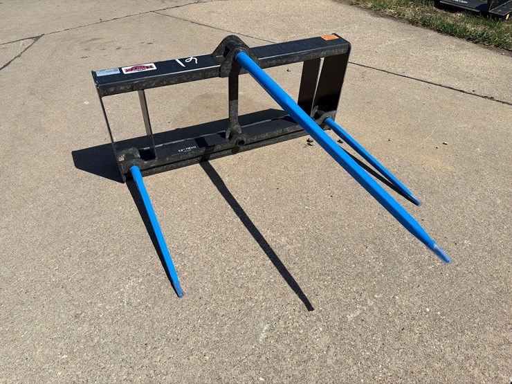 heavy-duty-stout-skidloader-3-prong-bale-spear-image-1