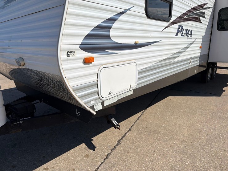 2011-puma-31ft-bumper-hitch-camper-image-14