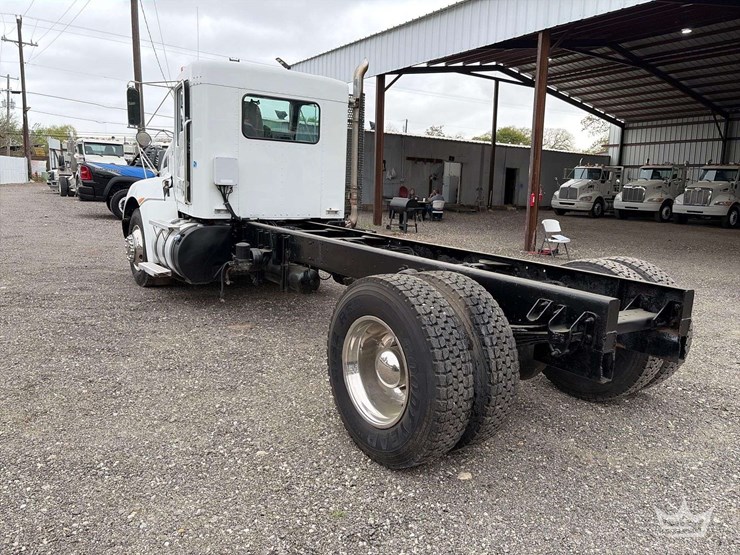 2014-kenworth-t370-image-2