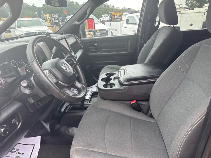 2023-dodge-3500-image-6