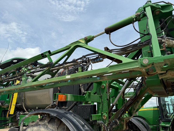 2016-john-deere-r4038-image-30
