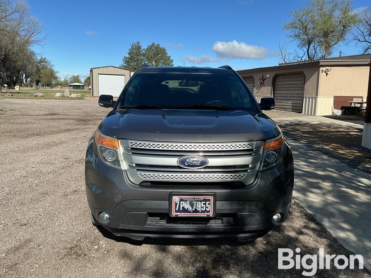 2014-ford-explorer-xlt-image-2