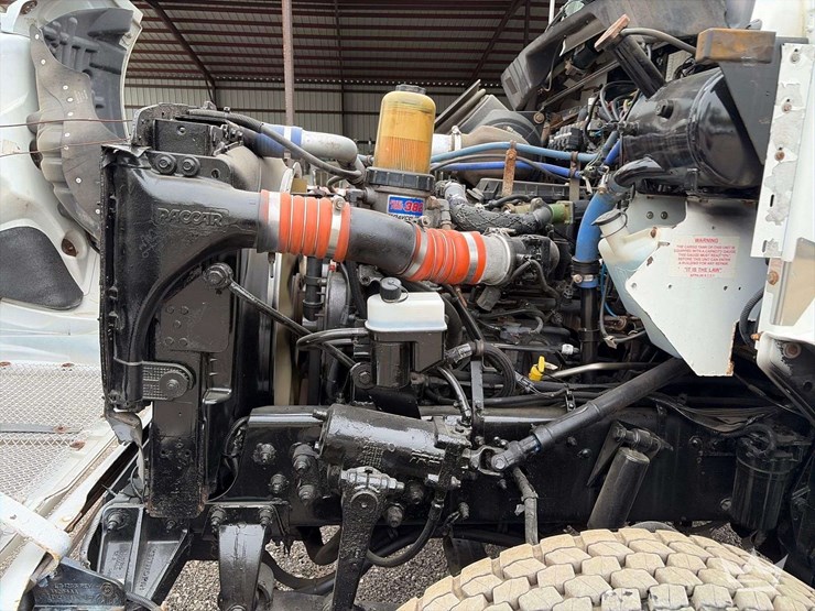 2014-kenworth-t370-image-17