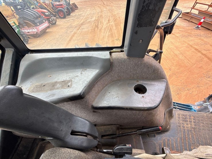 new-holland-8870-image-22
