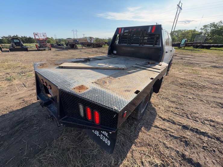 2011-dodge-3500-image-29