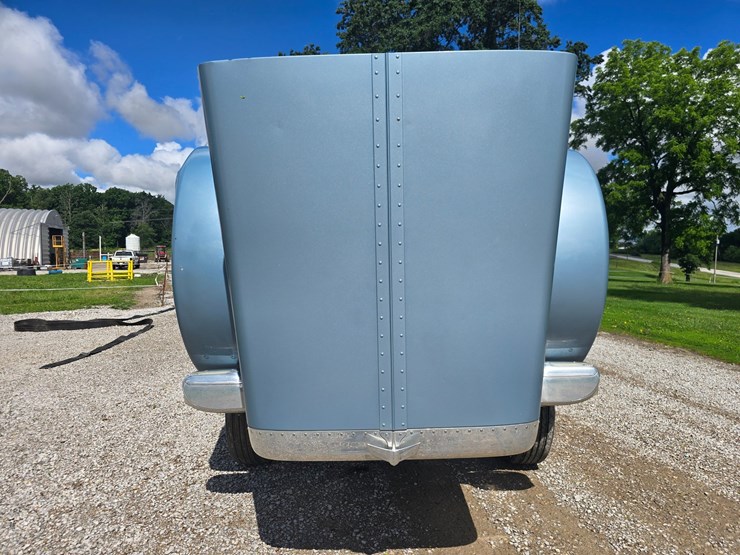 2013-peterbilt-388-image-36