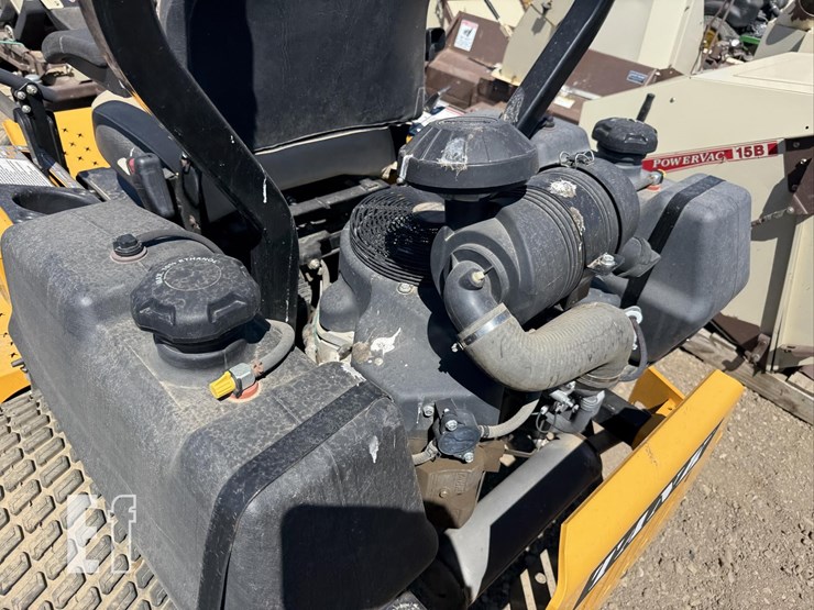cub-cadet-tank-m60-image-12