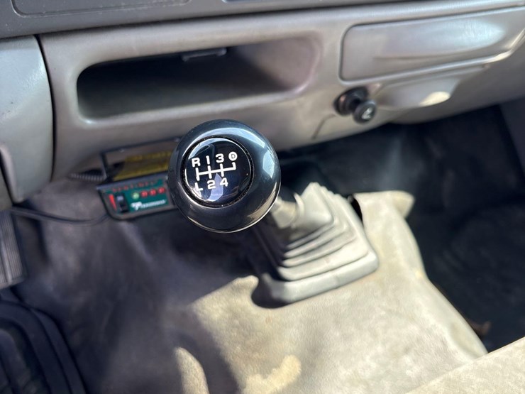 2000-ford-f350-image-37