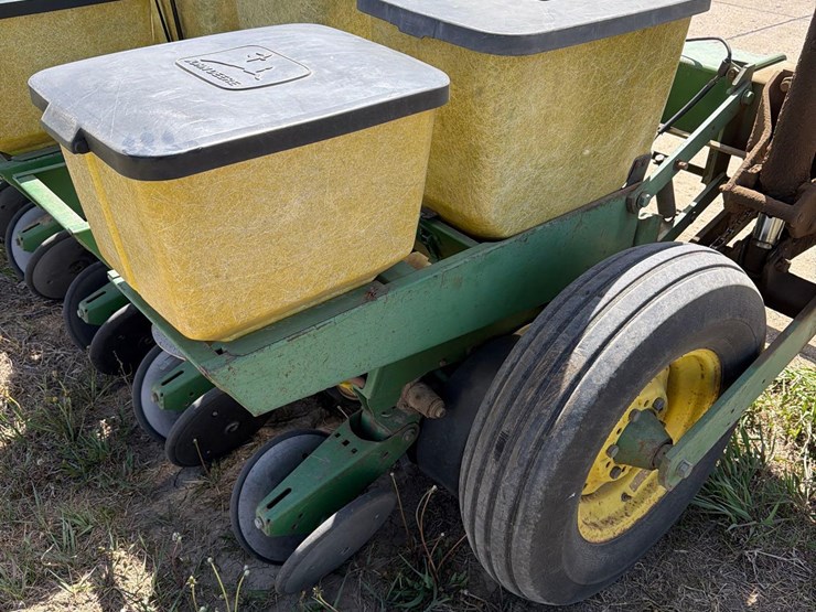 john-deere-7000-image-11