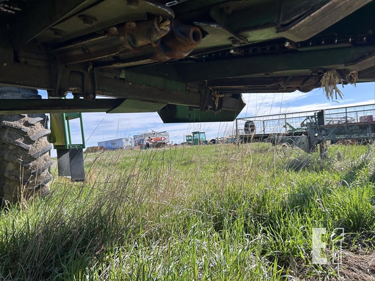 1982-john-deere-843-image-17