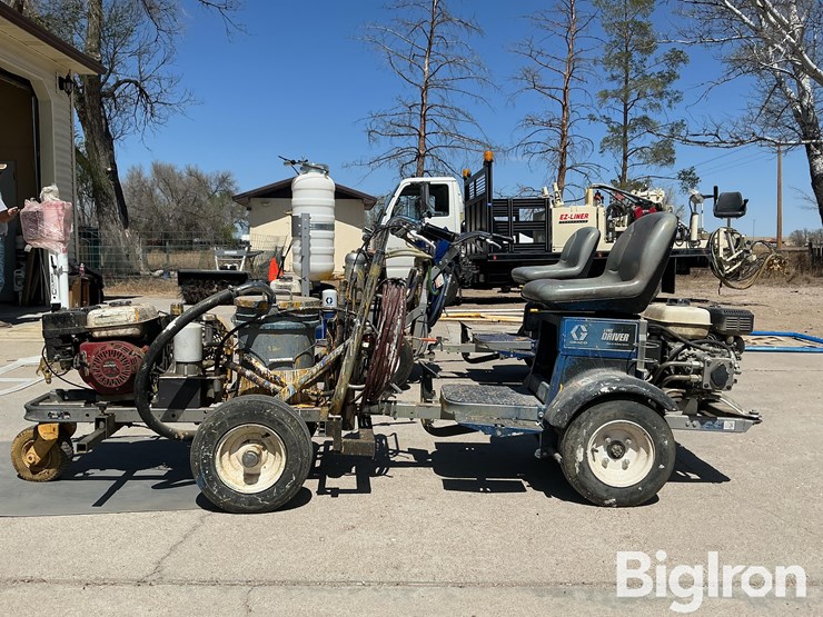 2004-graco-line-driver-6900-ride-on-striping-system-image-8