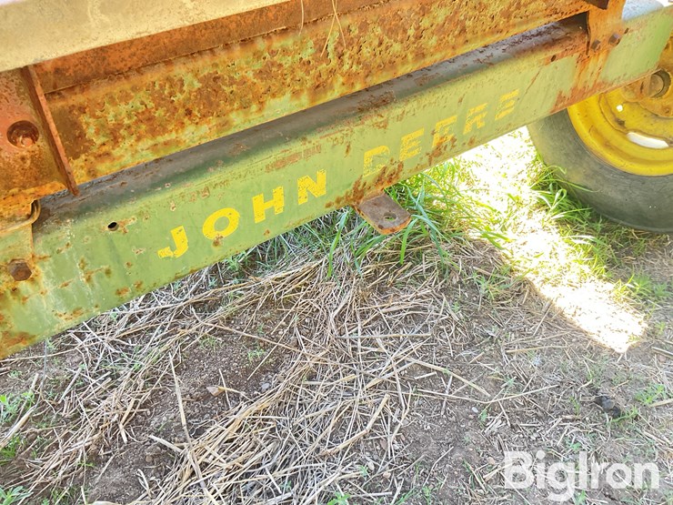 john-deere-1064-image-15