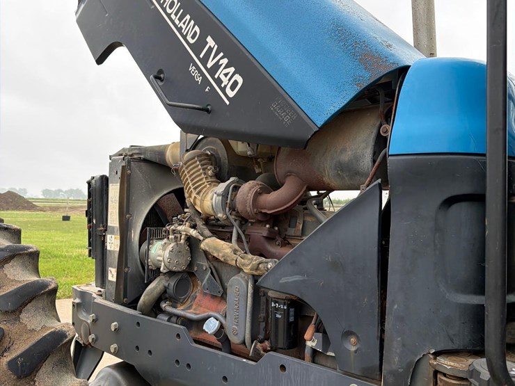new-holland-tv140-image-53