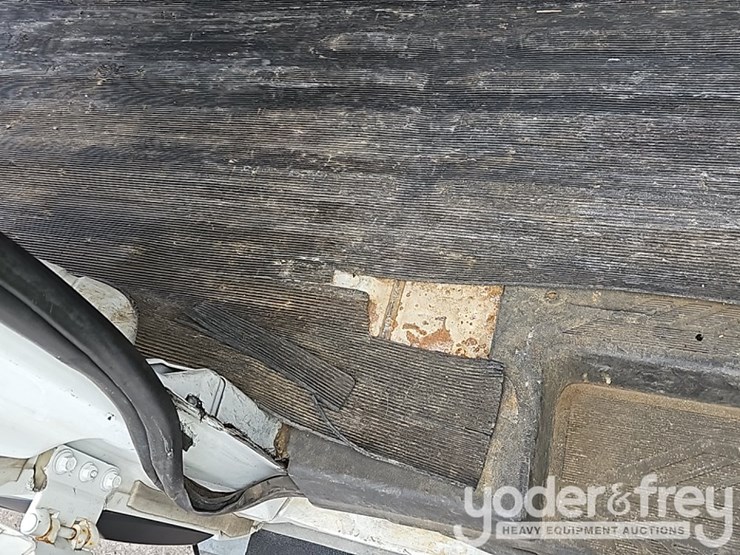 2015-ford-transit-image-24