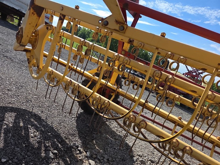 new-holland-256-image-8