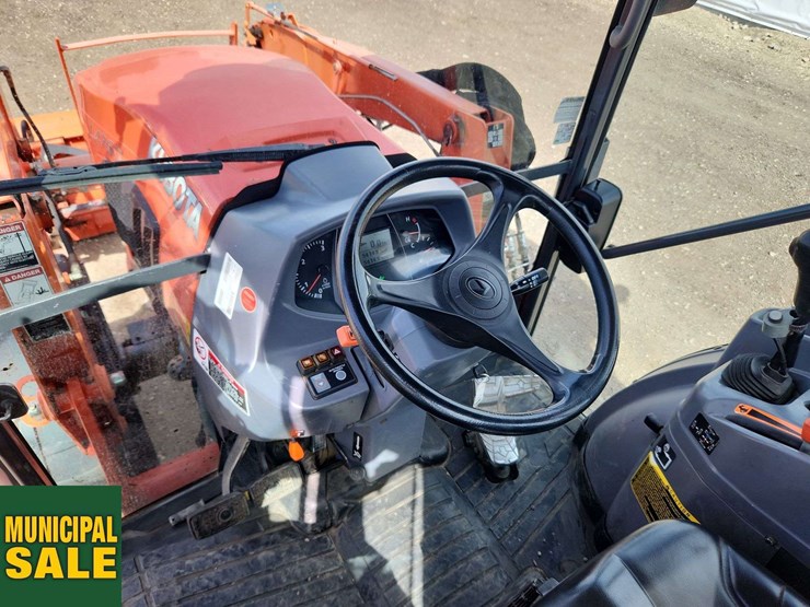 2015-kubota-l4760-image-30