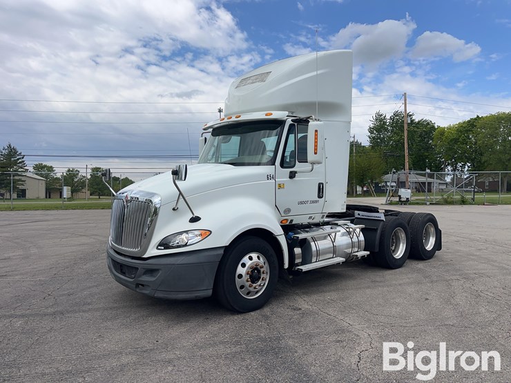 2016-international-prostar-image-1