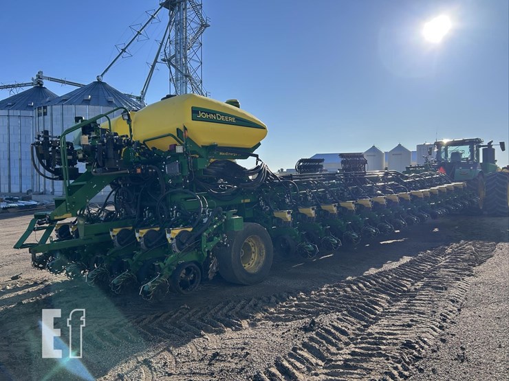 2023-john-deere-db90-image-24