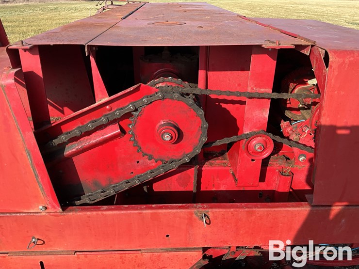 new-holland-315-image-15