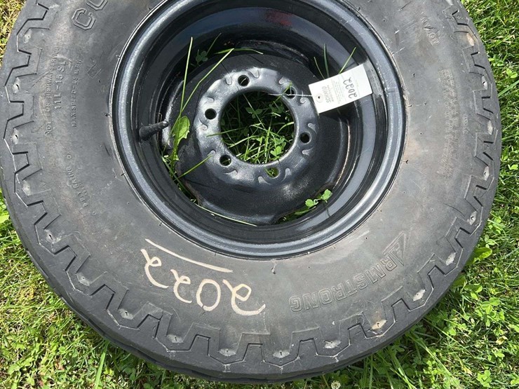 implement-tire,-6-lug-image-2