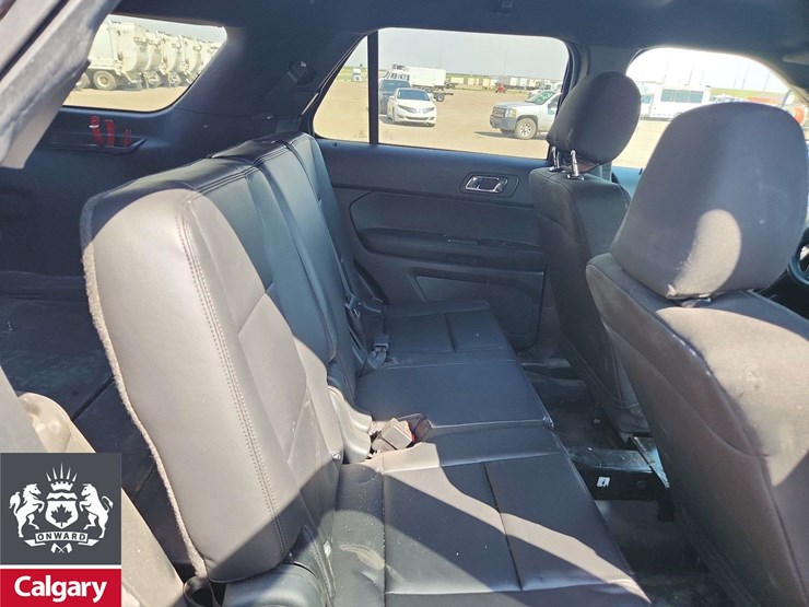 2019-ford-explorer-image-17