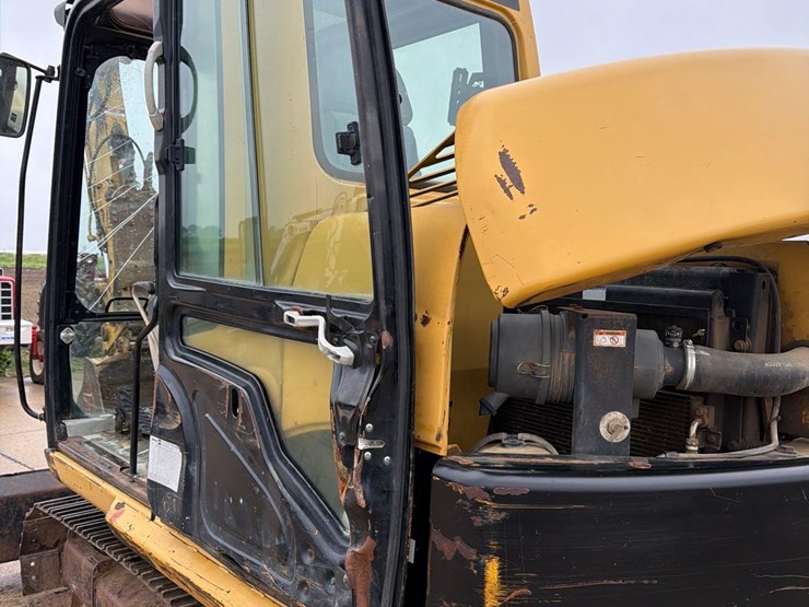 caterpillar-307c-image-42