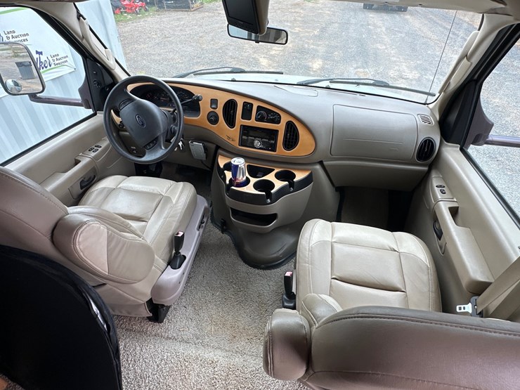 2008-ford-e450-image-7