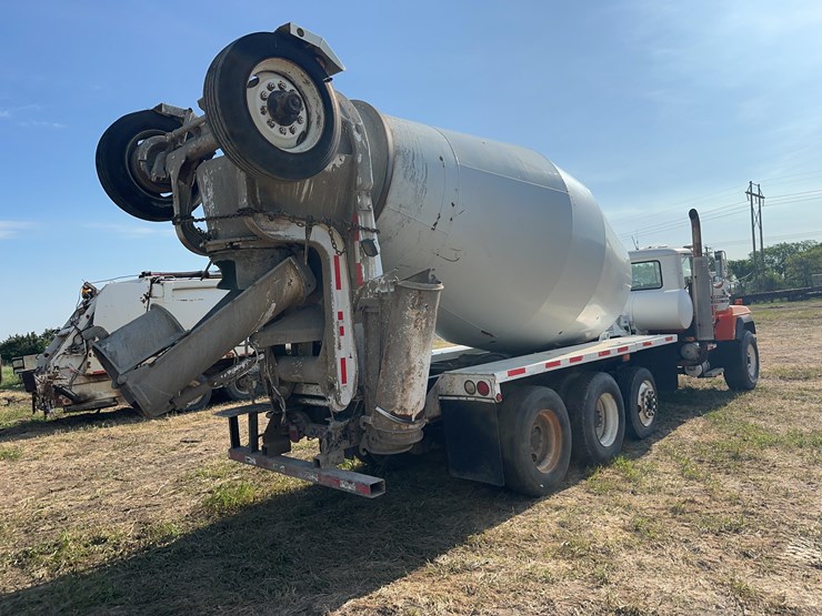 1996-mack-rd688c-cement-truck-image-3