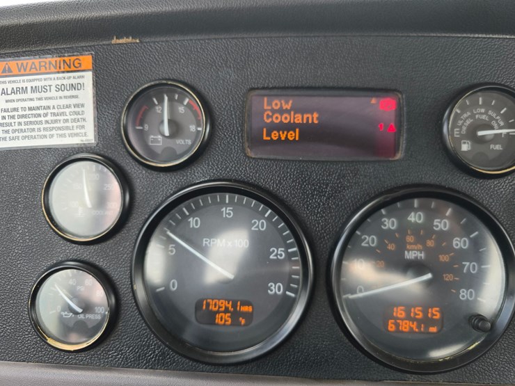 2014-peterbilt-365-image-105