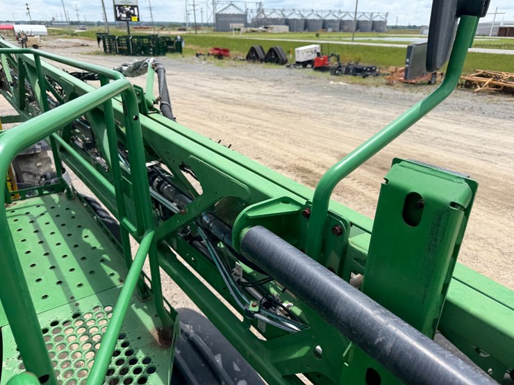 2016-john-deere-r4038-image-91