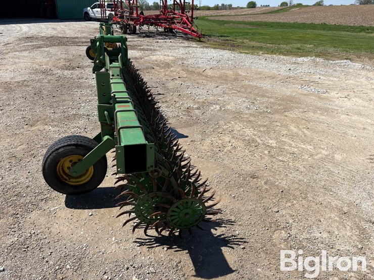 john-deere-400-image-8