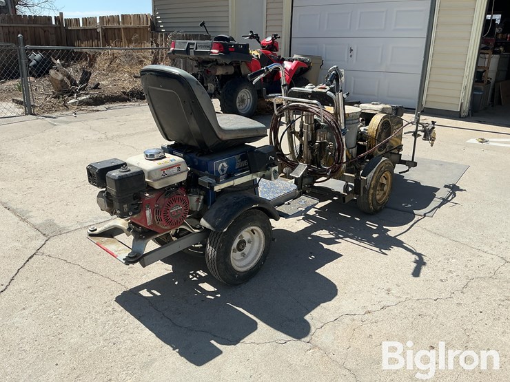 2004-graco-line-driver-6900-ride-on-striping-system-image-5