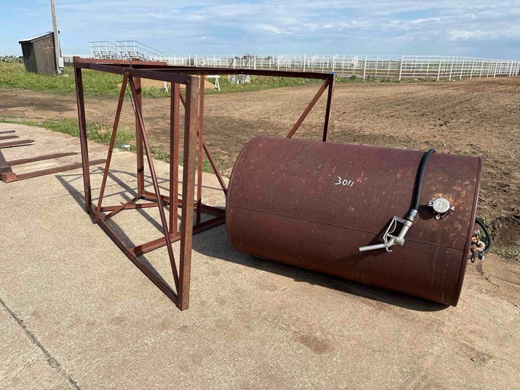 300-gallon-fuel-barrel-w/-stand-image-1