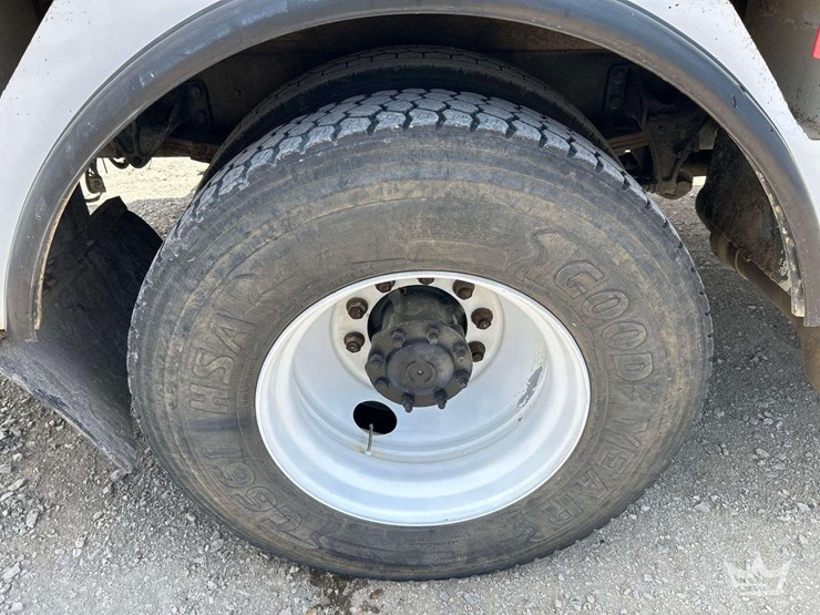 2011-ford-f750-image-49