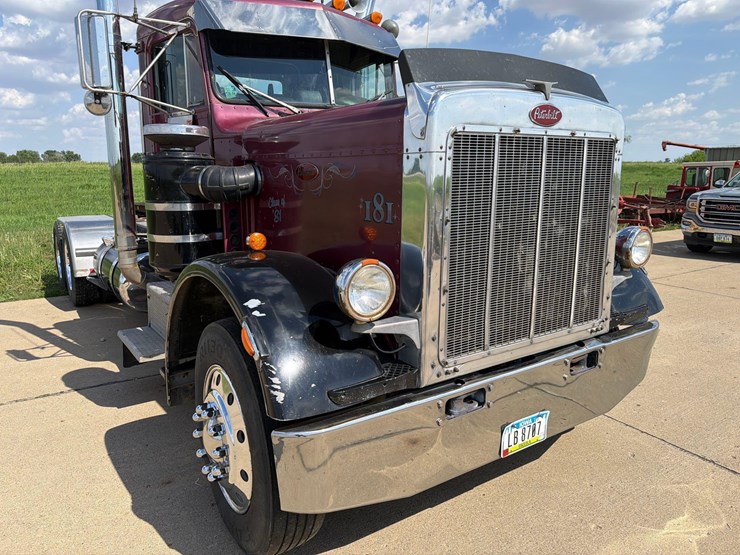 1981-peterbilt-359-image-16