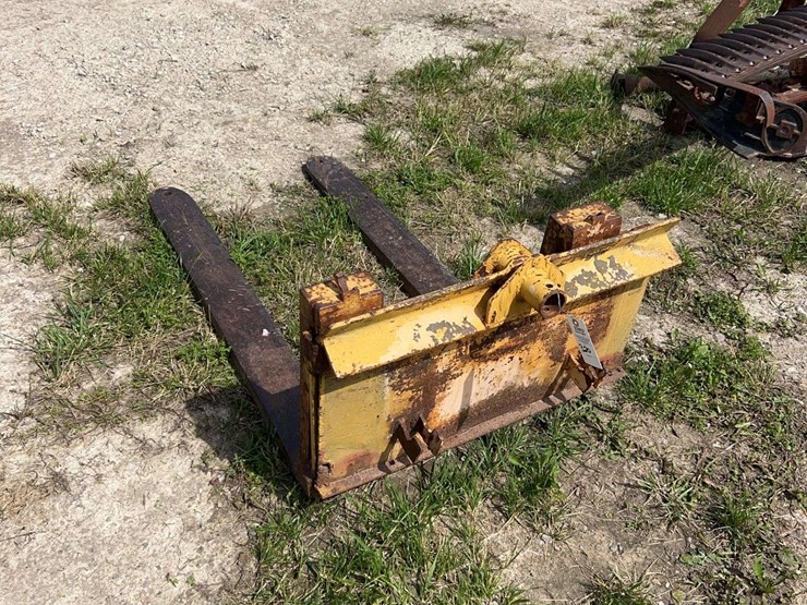 new-holland-l425-image-1