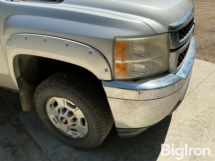 2011-chevrolet-2500-image-12