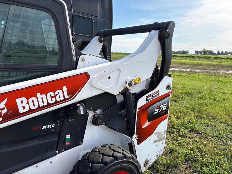 2021-bobcat-s76-image-23