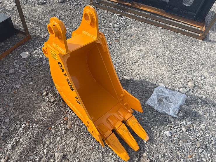 caterpillar-305-image-1